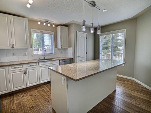 185 Tuscarora Close Nw, Calgary, AB - Indoor Photo Showing Kitchen With Upgraded Kitchen