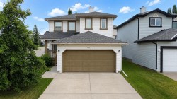 185 Tuscarora Close NW Calgary, AB T3L 2E3