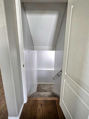 185 Tuscarora Close Nw, Calgary, AB - Indoor Photo Showing Other Room