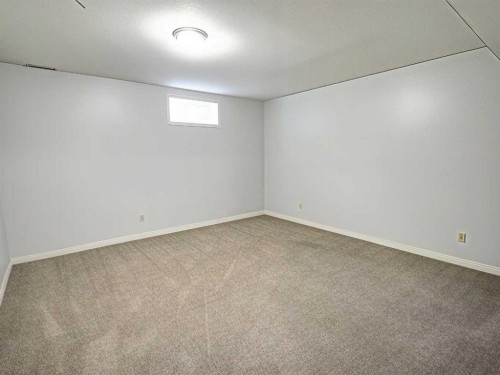 185 Tuscarora Close Nw, Calgary, AB - Indoor Photo Showing Other Room