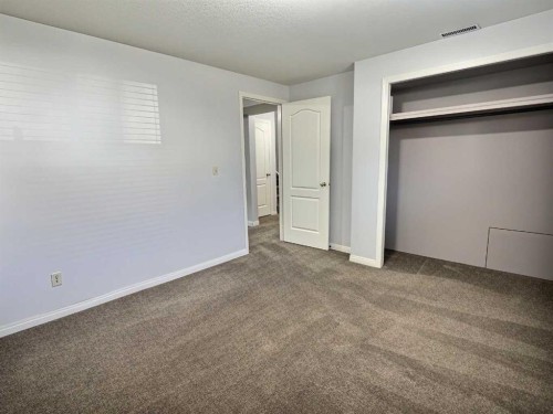 185 Tuscarora Close Nw, Calgary, AB - Indoor Photo Showing Other Room