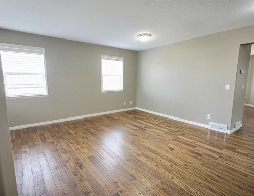 185 Tuscarora Close Nw, Calgary, AB - Indoor Photo Showing Other Room