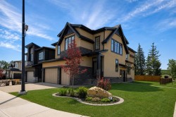 3 Mystic Ridge Way SW Calgary, AB T3H 1S7