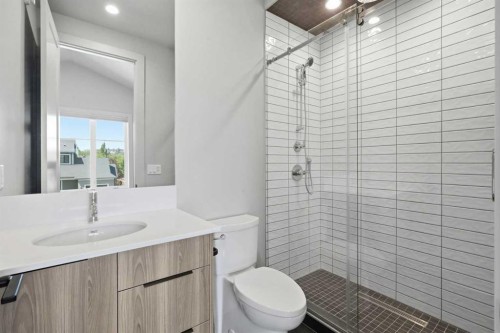 3 Mystic Ridge Way Sw, Calgary, AB - Indoor Photo Showing Bathroom