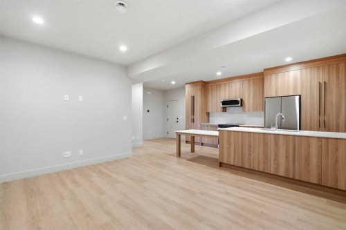 3 Mystic Ridge Way Sw, Calgary, AB - Indoor Photo Showing Kitchen With Upgraded Kitchen