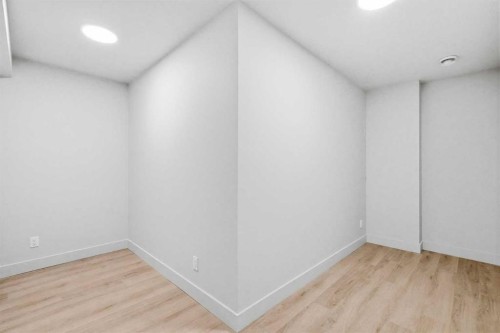 3 Mystic Ridge Way Sw, Calgary, AB - Indoor Photo Showing Other Room