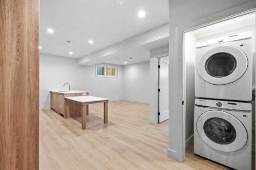 3 Mystic Ridge Way Sw, Calgary, AB - Indoor Photo Showing Laundry Room