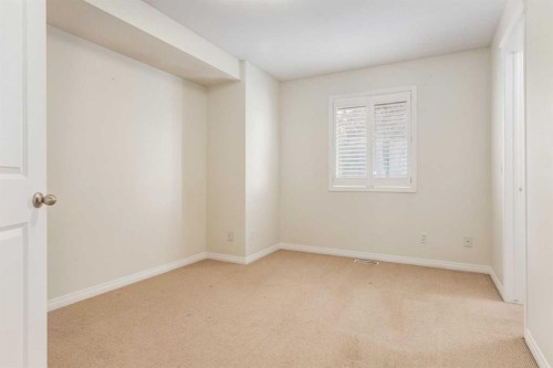2234 15A Street Se, Calgary, AB - Indoor Photo Showing Other Room