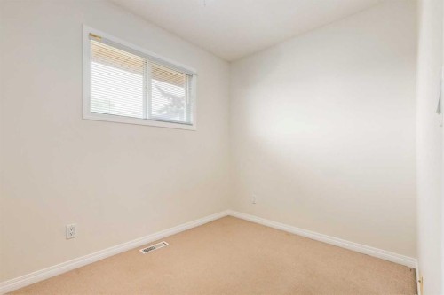 2234 15A Street Se, Calgary, AB - Indoor Photo Showing Other Room