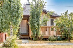 2234 15A Street SE Calgary, AB T2G 3N1