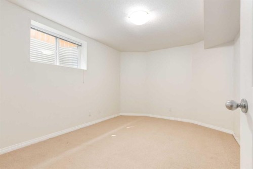 2234 15A Street Se, Calgary, AB - Indoor Photo Showing Other Room