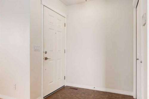 2234 15A Street Se, Calgary, AB - Indoor Photo Showing Other Room