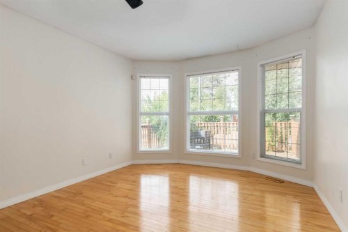 2234 15A Street Se, Calgary, AB - Indoor Photo Showing Other Room
