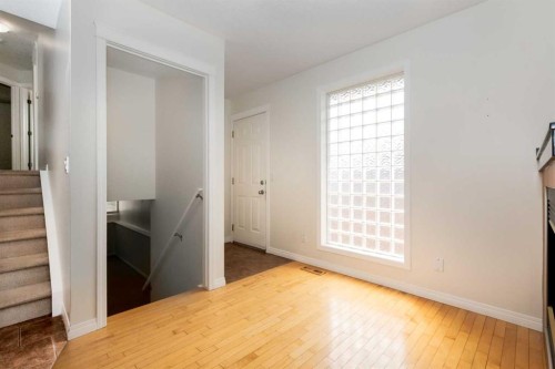 2234 15A Street Se, Calgary, AB - Indoor Photo Showing Other Room