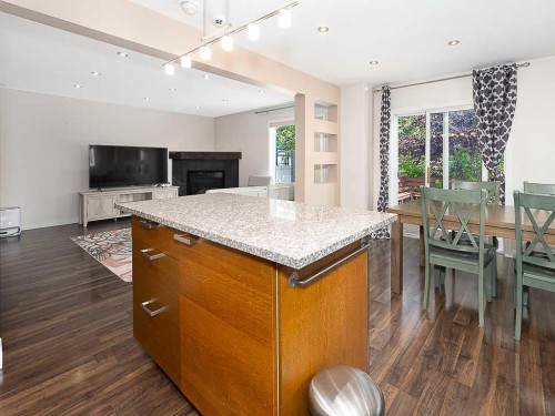 3782 Douglas Ridge Link Se, Calgary, AB - Indoor Photo Showing Kitchen