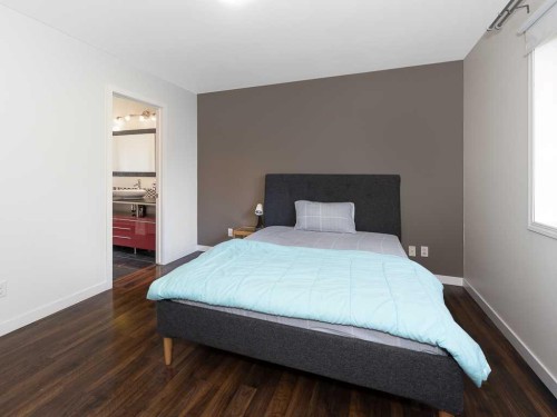 3782 Douglas Ridge Link Se, Calgary, AB - Indoor Photo Showing Bedroom