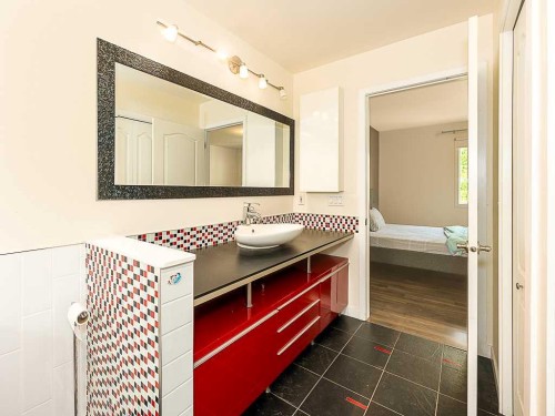 3782 Douglas Ridge Link Se, Calgary, AB - Indoor Photo Showing Bathroom
