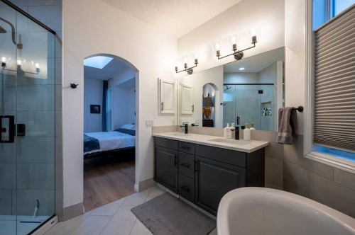 98 Chapala Grove Se, Calgary, AB - Indoor Photo Showing Bathroom
