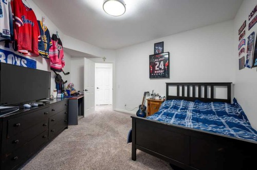 98 Chapala Grove Se, Calgary, AB - Indoor Photo Showing Bedroom