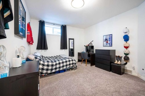 98 Chapala Grove Se, Calgary, AB - Indoor Photo Showing Bedroom