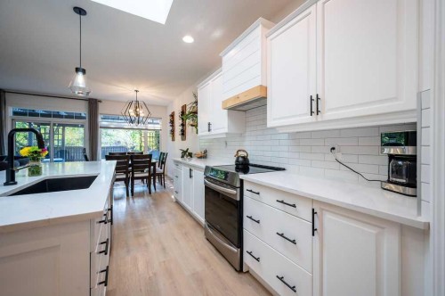98 Chapala Grove Se, Calgary, AB - Indoor Photo Showing Kitchen With Upgraded Kitchen