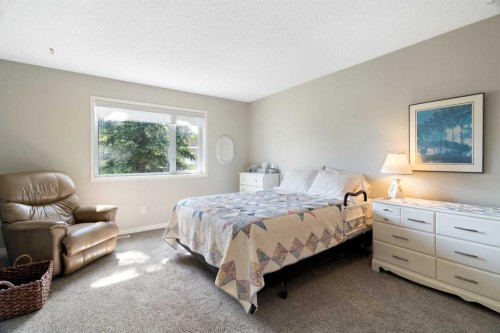 71 Scotia Landing Nw, Calgary, AB - Indoor Photo Showing Bedroom