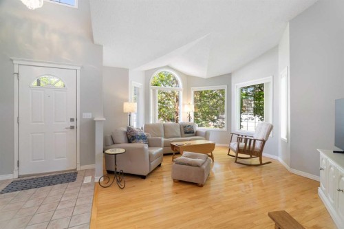 71 Scotia Landing Nw, Calgary, AB - Indoor Photo Showing Living Room