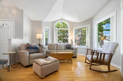 71 Scotia Landing Nw, Calgary, AB - Indoor Photo Showing Living Room
