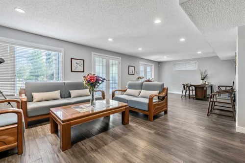 123 Cranwell Close Se, Calgary, AB - Indoor Photo Showing Living Room