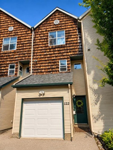 122 Bridlewood Lane Sw, Calgary, AB - Outdoor