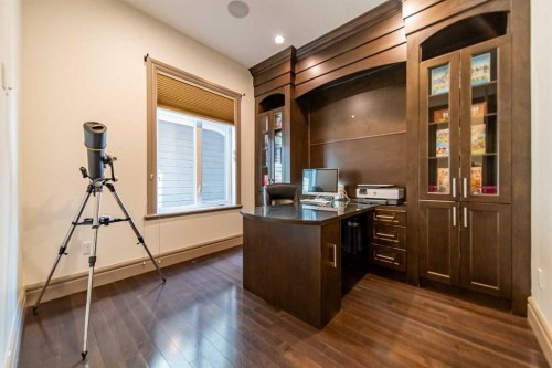 1109 Coopers Drive Sw, Airdrie, AB - Indoor Photo Showing Office