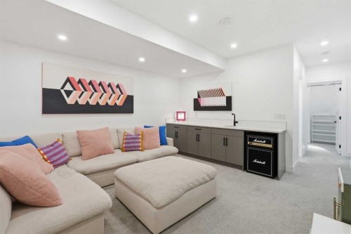 422 6A Street Ne, Calgary, AB - Indoor