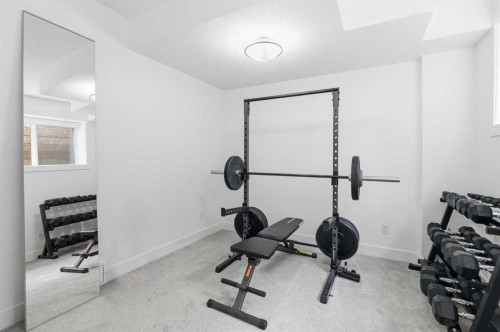 422 6A Street Ne, Calgary, AB - Indoor Photo Showing Gym Room