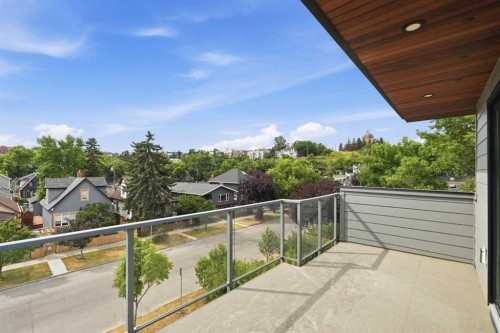 422 6A Street Ne, Calgary, AB - Outdoor With Balcony With Exterior