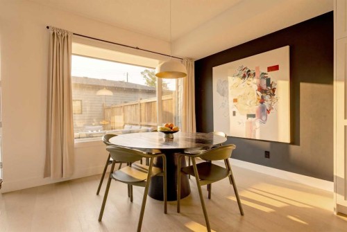 422 6A Street Ne, Calgary, AB - Indoor Photo Showing Dining Room