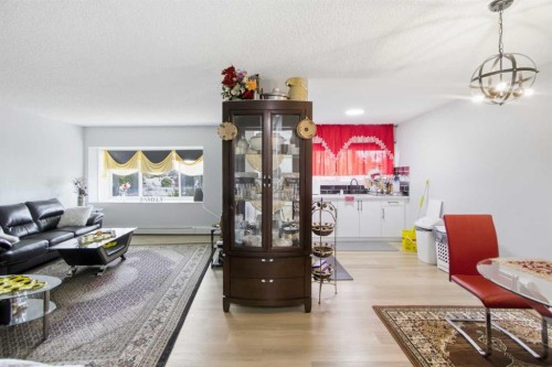 205-8231 Elbow, Calgary, AB - Indoor