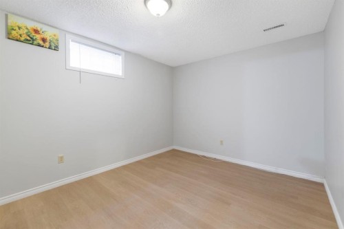 76 Douglas Ridge Close Se, Calgary, AB - Indoor Photo Showing Other Room