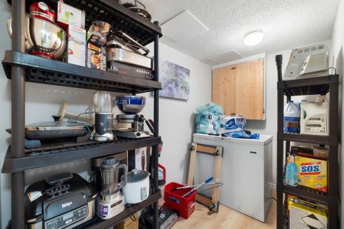 76 Douglas Ridge Close Se, Calgary, AB - Indoor Photo Showing Other Room