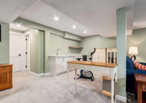 6 Vandoos Villas Nw, Calgary, AB - Indoor Photo Showing Other Room