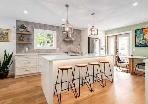 6 Vandoos Villas Nw, Calgary, AB - Indoor Photo Showing Kitchen With Upgraded Kitchen