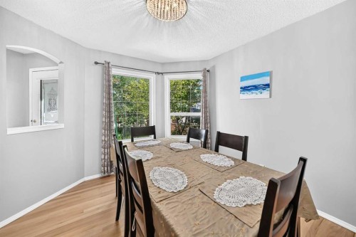 65 Tuscarora Place Nw, Calgary, AB - Indoor Photo Showing Dining Room