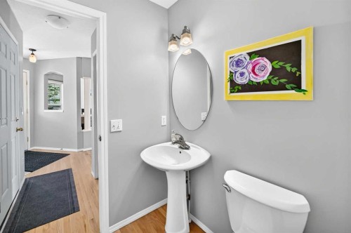 65 Tuscarora Place Nw, Calgary, AB - Indoor Photo Showing Bathroom