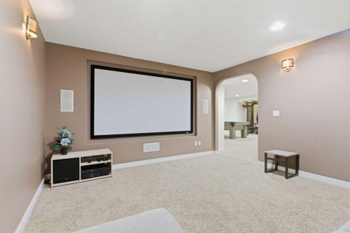18 Royal Crest Way Nw, Calgary, AB - Indoor Photo Showing Other Room
