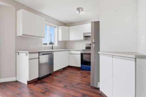 129 Hidden Spring Circle Nw, Calgary, AB - Indoor Photo Showing Kitchen