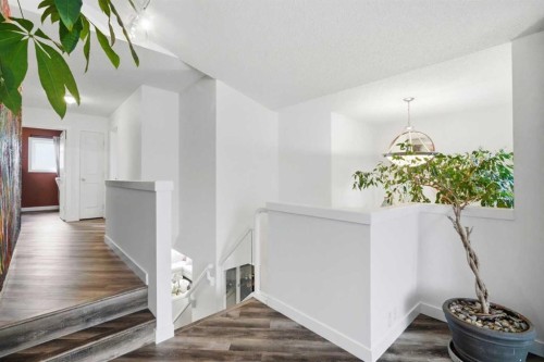 173 Tuscany Ridge View Nw, Calgary, AB - Indoor Photo Showing Other Room