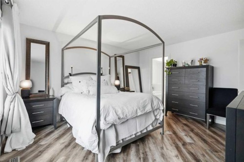 173 Tuscany Ridge View Nw, Calgary, AB - Indoor Photo Showing Bedroom