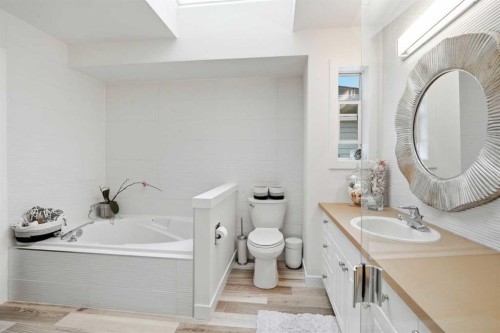 173 Tuscany Ridge View Nw, Calgary, AB - Indoor Photo Showing Bathroom