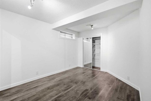 173 Tuscany Ridge View Nw, Calgary, AB - Indoor Photo Showing Other Room