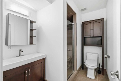 173 Tuscany Ridge View Nw, Calgary, AB - Indoor Photo Showing Bathroom