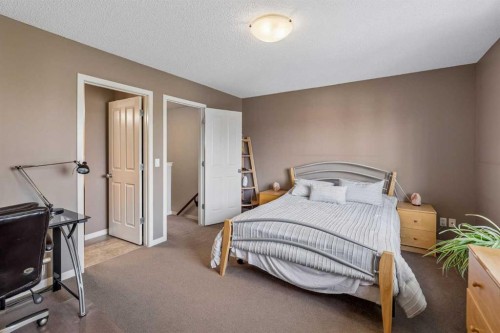 16 Cranberry Green Se, Calgary, AB - Indoor Photo Showing Bedroom